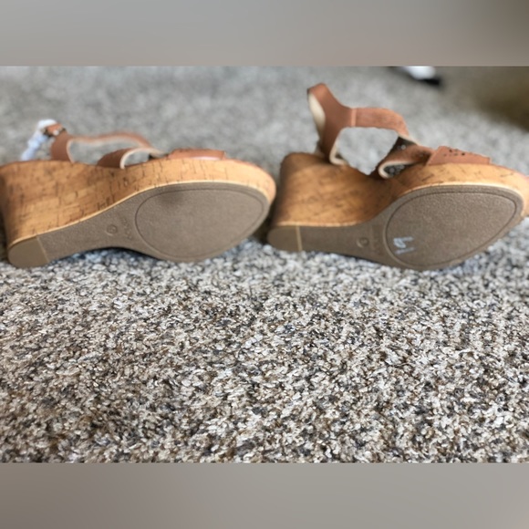 NWT Wedges♥️♥️ - Picture 5 of 6